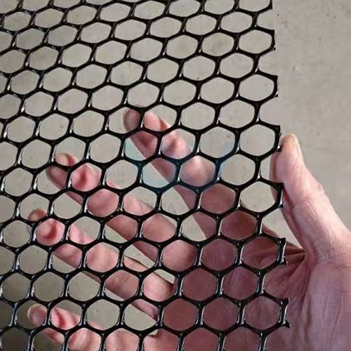 Plastic flat mesh